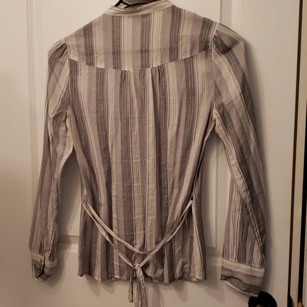 Light blouse - Picture 2 of 5